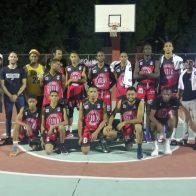 Equipo de baloncesto "El Coro de la Maldad" pasa a la final del torneo Superior Los Maestros