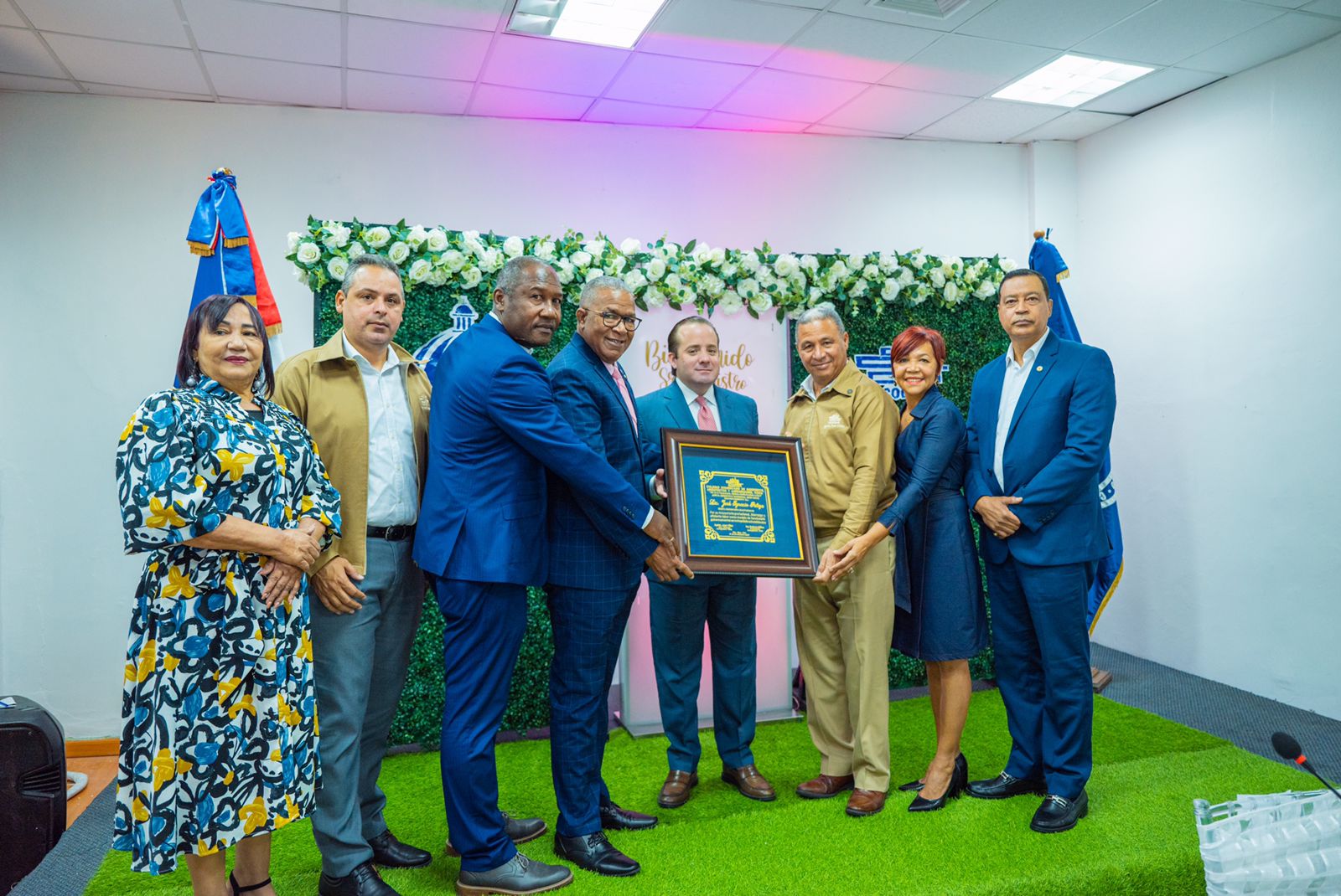 CODIA entrega reconocimiento al ministro José Ignacio Paliza