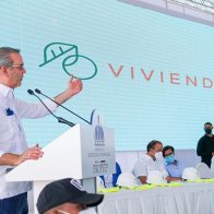 Gobierno lleva proyecto de Eco-Viviendas y “Pinta tu Barrio” a comunidades de Montecristi