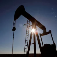 Crudo de Texas cierra con una subida del 1,5 % y acumula un 17 % en enero