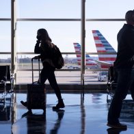 EE. UU. abre sus fronteras; pasajeros deben estar vacunados contra COVID-19