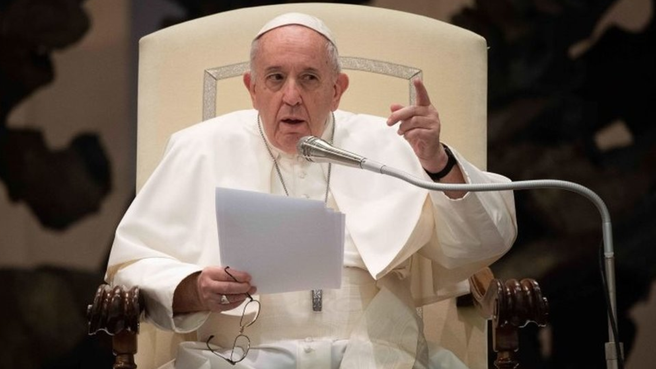 Papa Francisco: La humanidad sigue siendo en el tercer milenio la "campeona en hacer la guerra"