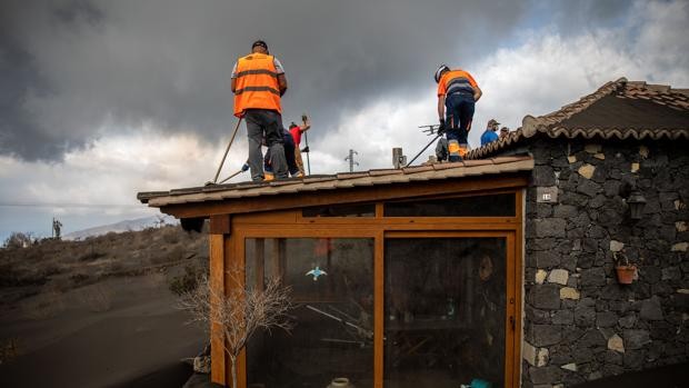 Hombre de 70 años primera víctima mortal del volcán de La Palma