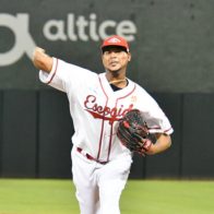 Hicks y Nova encabezan blanqueada de Leones sobre Estrellas