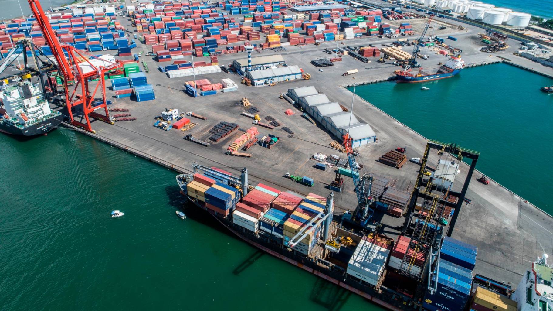 Exportaciones crecieron un 20.74 % hasta octubre, según Adoexpo