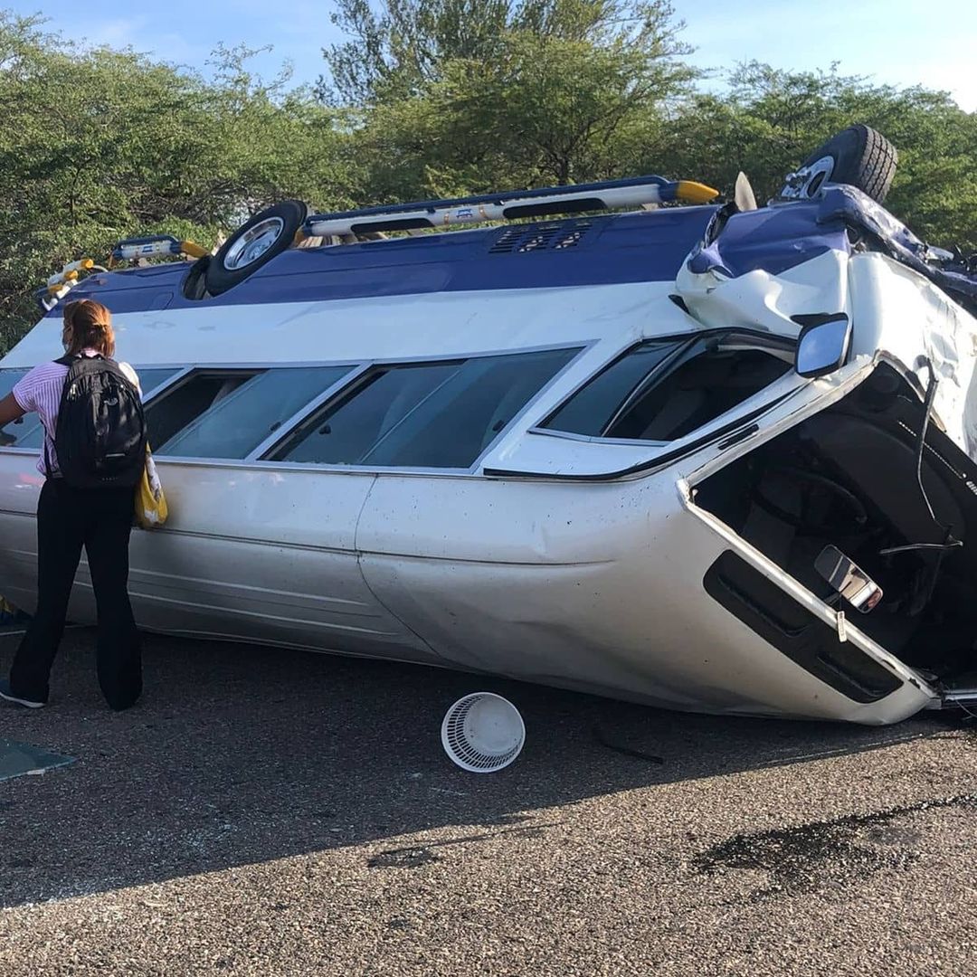 Accidente de tránsito deja un muerto y más de 25 heridos en Montecristi