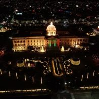 Palacio Nacional encenderá su árbol de Navidad decorado con piezas de artesanía