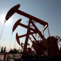 El petróleo de Texas cae un 2,46 % al cierre y se sitúa en 106,02 dólares