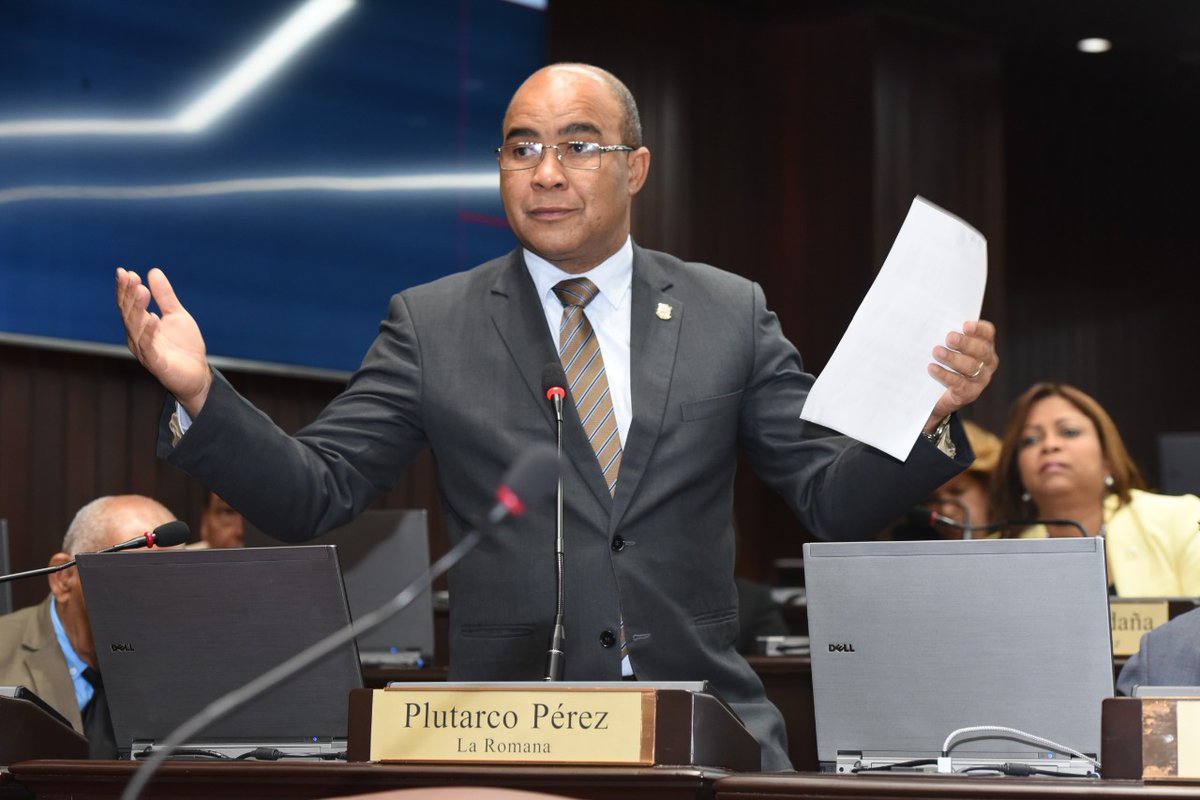Diputado Plutarco Pérez asegura que el MP independiente es "una pantalla"