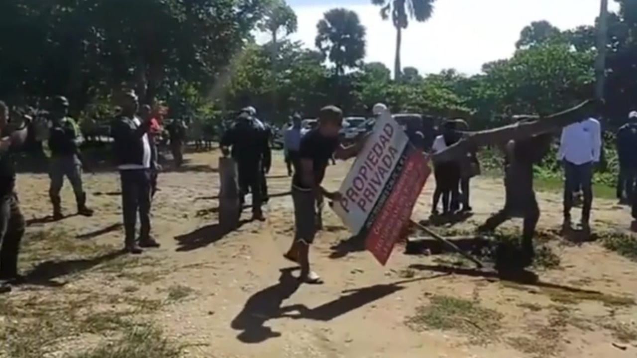 Militarizan playa Encuentro en Cabarete para abrir acceso cerrado por sentencia
