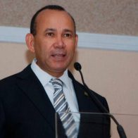 Víctor Castro asume la dirección de Inabie y garantiza transparencia
