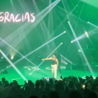 Camilo llena el Teatro Nacional; recibió en escena a El Alfa, Eva Luna y Ricardo Montaner