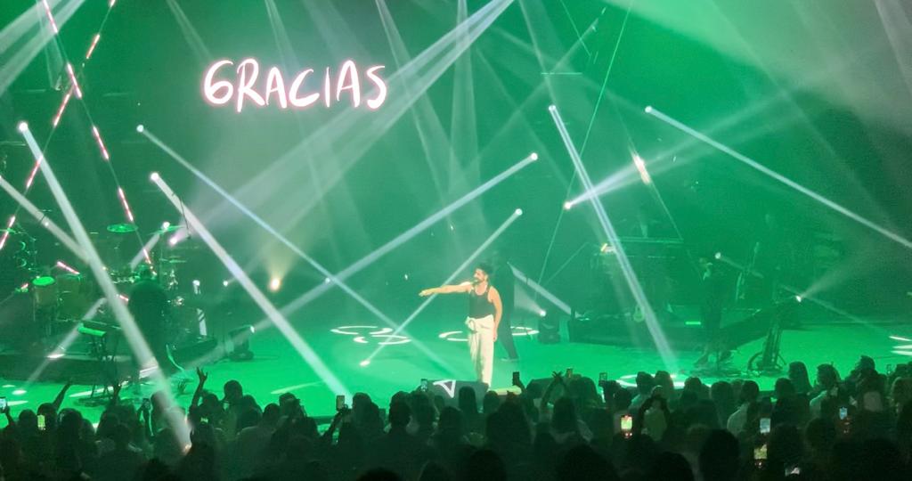 Camilo llena el Teatro Nacional; recibió en escena a El Alfa, Eva Luna y Ricardo Montaner