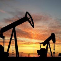 El petróleo de Texas sube un 3,2 % y cierra en 101,70 dólares el barril