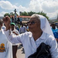 Católicos marchan en Haití para pedir protección divina ante crisis