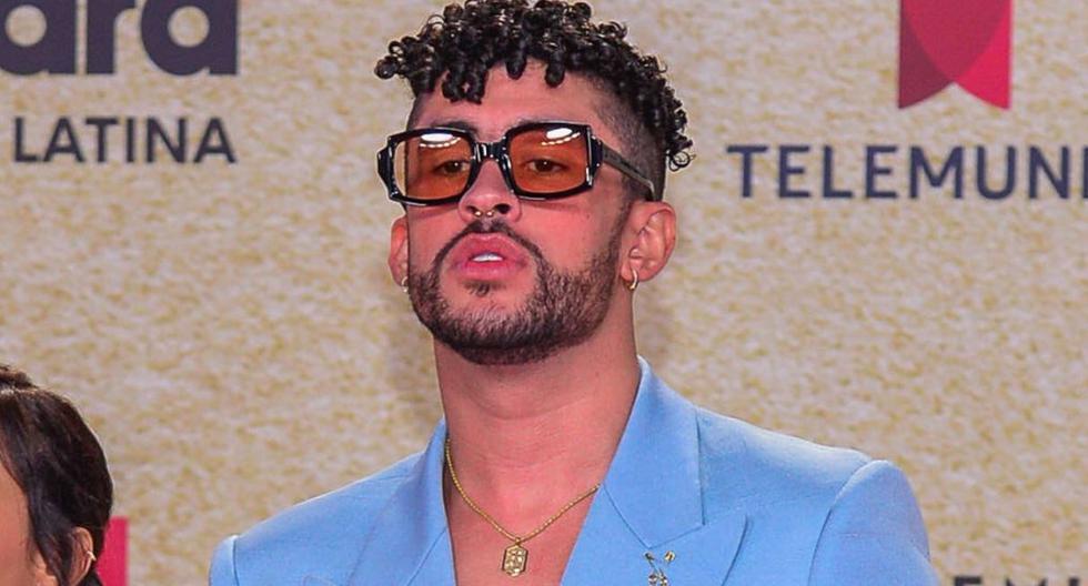 Bad Bunny expone sus premios, vestuario y Bugatti en coliseo de San Juan