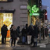 Italia endurece restricciones en víspera de Navidad; en especial a los no vacunados