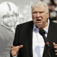Fallece legendario entrenador y analista de la NFL, John Madden