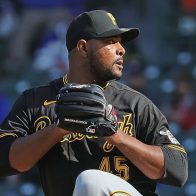 Medias Rojas de Boston firman al lanzador dominicano Michael Feliz