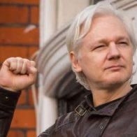Médicos confirman que Julian Assange sufrió un derrame cerebral