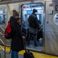 Metro de Nueva York suspende 3 líneas por impacto de COVID en su personal