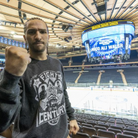 Nieto de Muhammad Ali sigue sus pasos en boxeo; peleará en el Madison