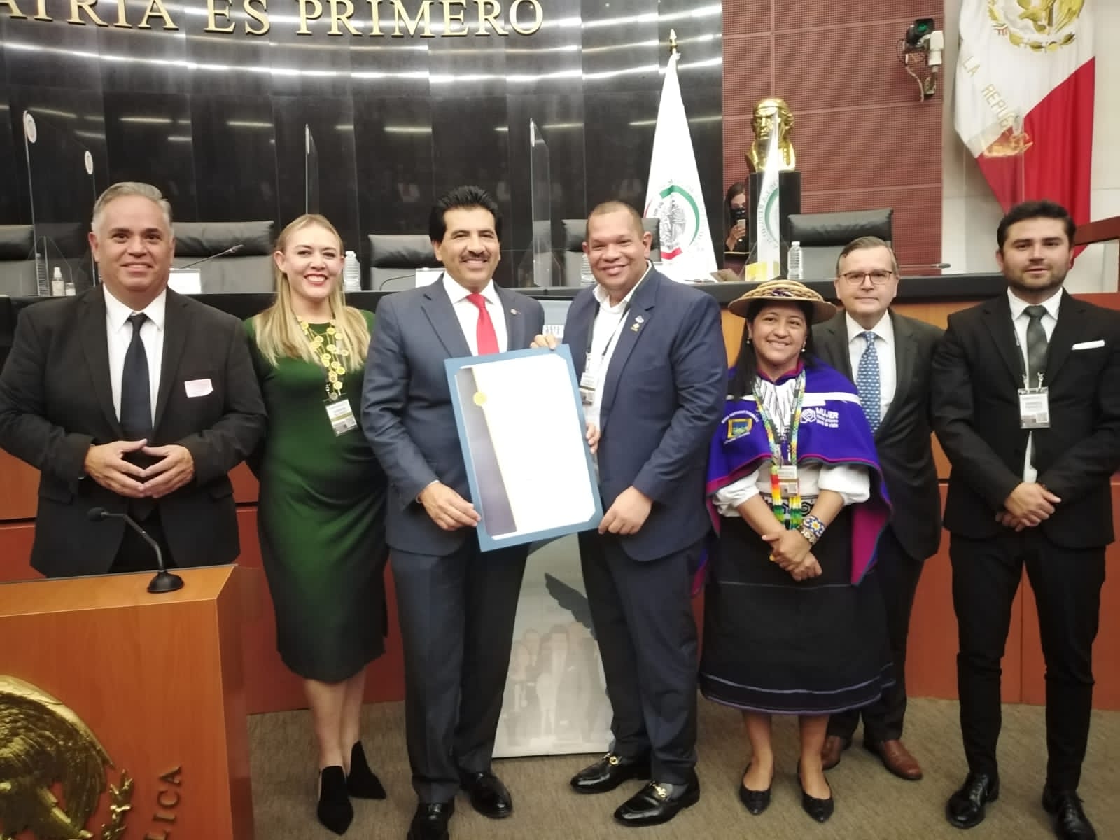 Reconocen alcalde de SDN entre mejores gobernantes de América Latina y el Caribe