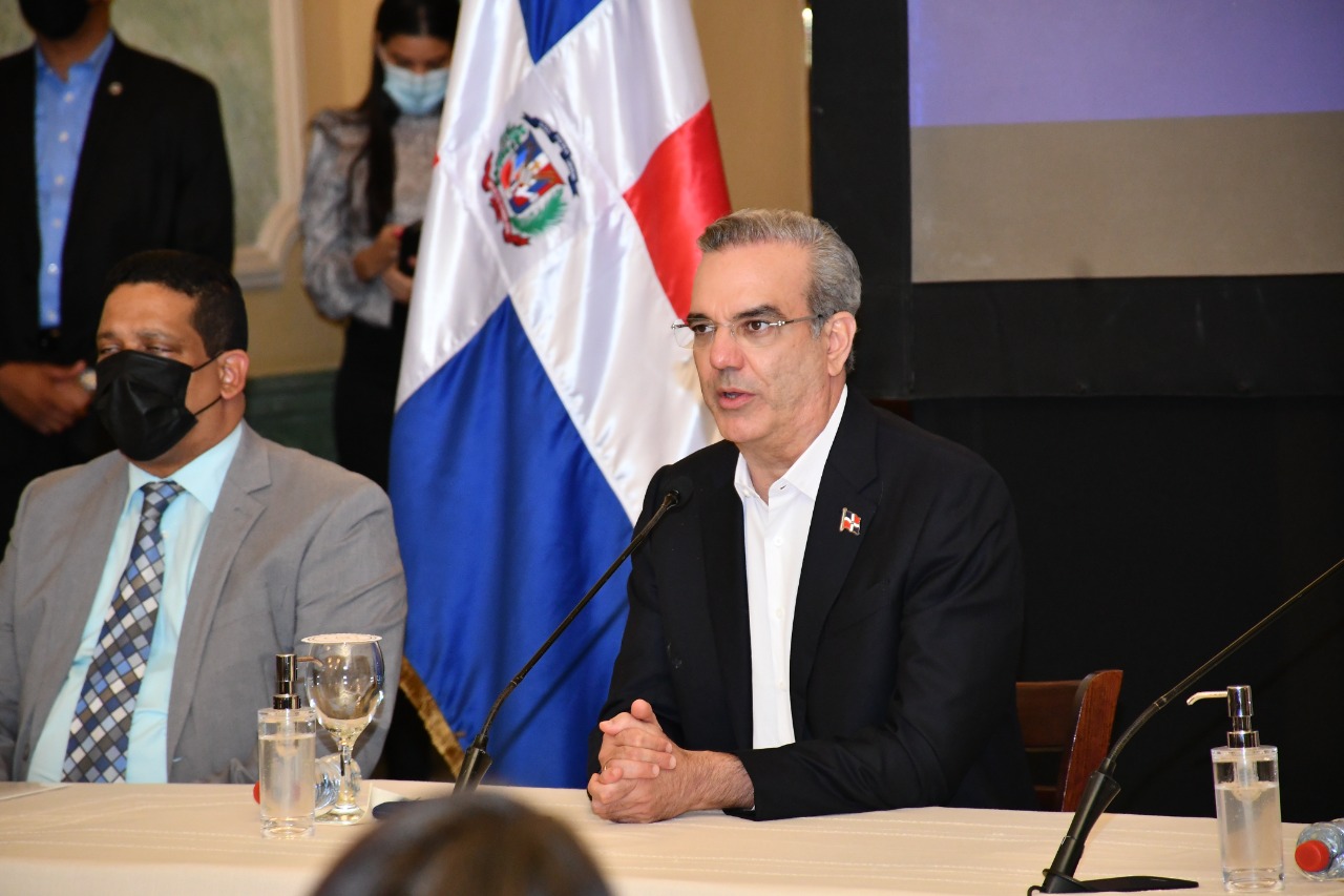 Gobierno asume iniciativa internacional para transparentar obras públicas