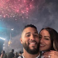 Pelotero Wendell Rijo pide matrimonio a su novia en concierto de Aventura