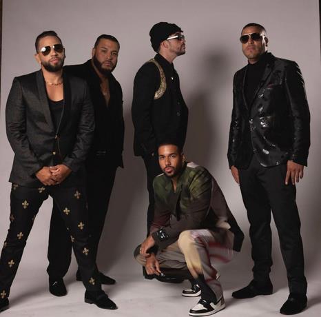 La canción "Volví", interpretada por Aventura y Bad Bunny, es considerada una de las mejores 50 canciones de este año, según la clasificación anual que realiza la revista Rolling Stone.