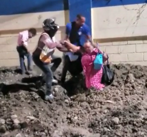 Denuncian es una "odisea" caminar en calles de Hato Nuevo, Manoguayabo