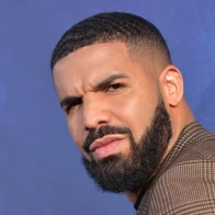Drake renuncia a sus nominaciones a los Grammy