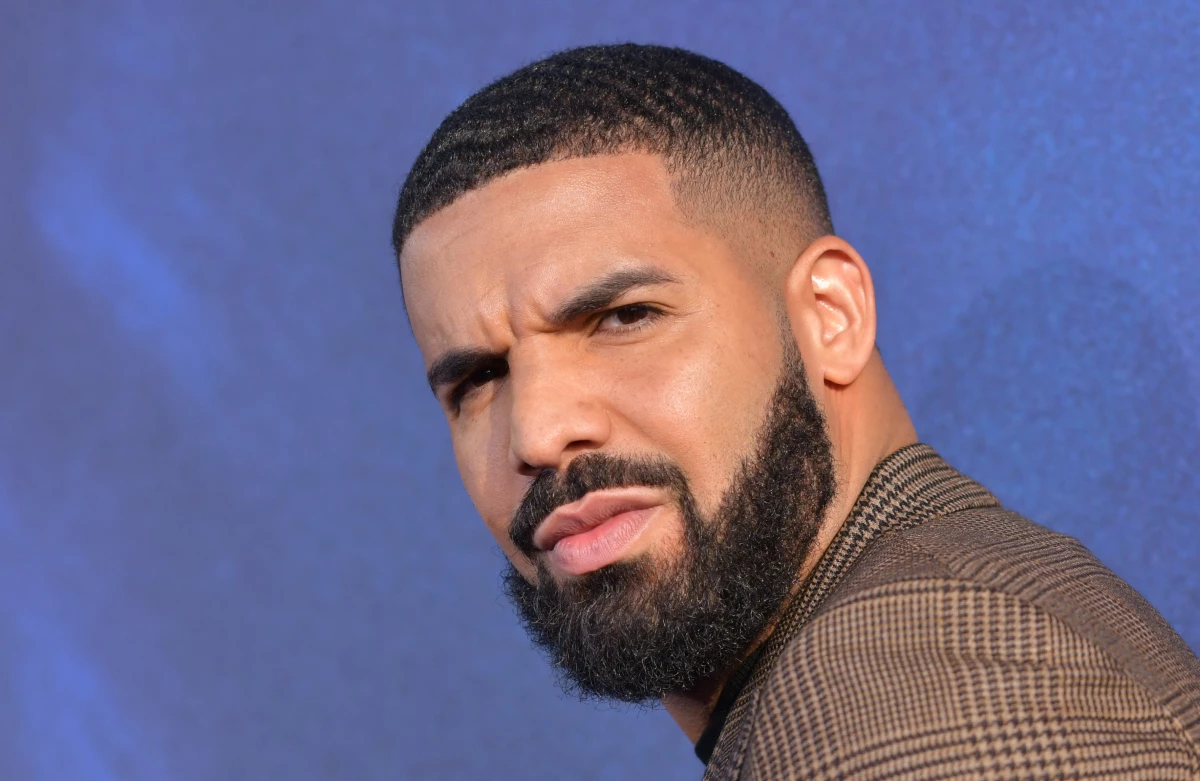 Drake renuncia a sus nominaciones a los Grammy