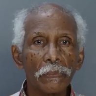Detienen hombre que viajó de Barbados a Miami con pistola cargada en el bolsillo