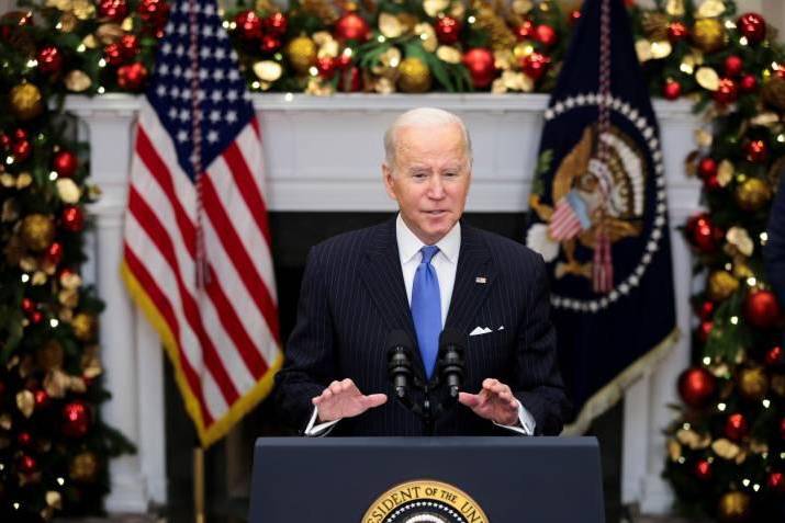 Biden promete acelerar la donación de vacunas a otros países ante ómicron