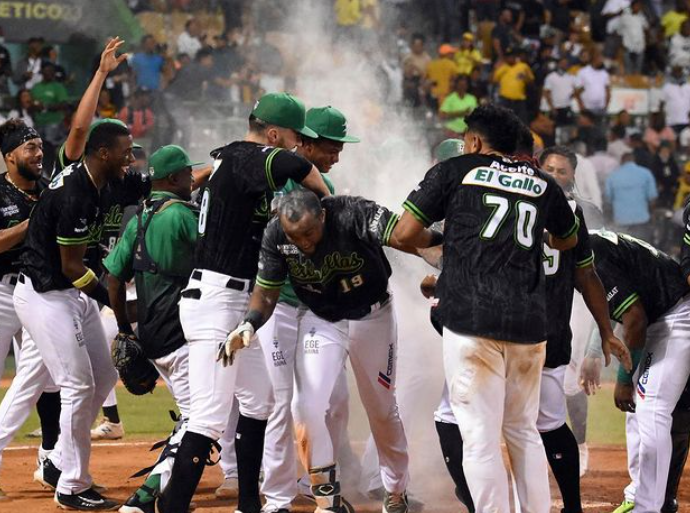 Estrellas dejan Águilas en terreno; ambos equipos disputan segunda posición LIDOM