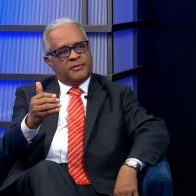 Ex ministro de Salud: Obligar a una 3ra dosis de la vacuna es una desorientación de las directrices