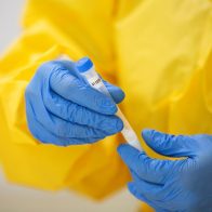 España otra vez con riesgo muy alto de contagios COVID-19