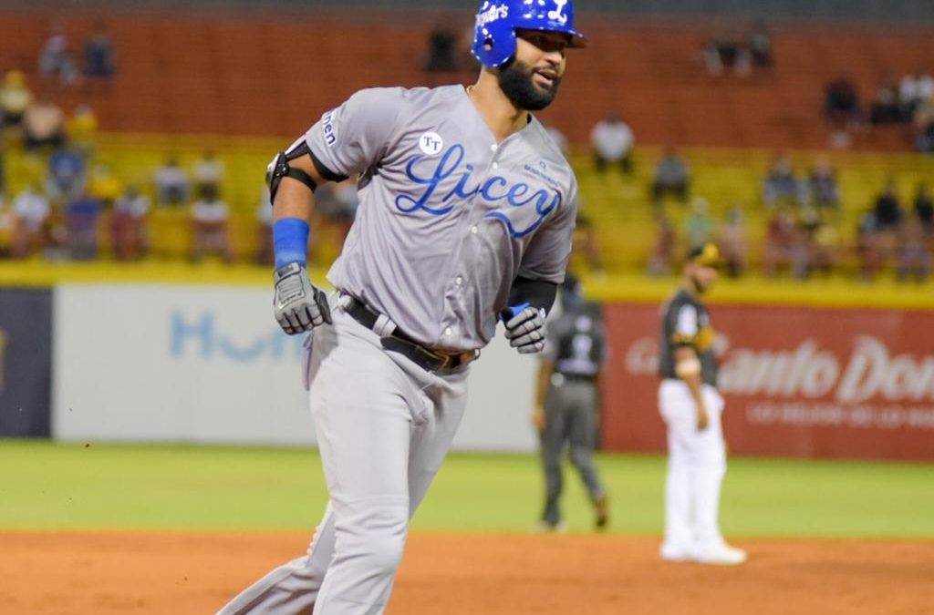 Nomar Mazara clave en triunfo de Licey sobre Águilas en Santiago