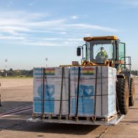 Argentina dona 1 millon de vacunas a Bolivia; la mayor donación entre países suramericanos.
