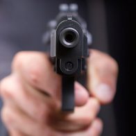 Asaltan dirigente de los Derechos Humanos; le roban cadena de 500 mil pesos