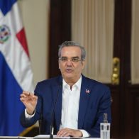 Luis Abinader pondría fin a todas las restricciones por la COVID-19