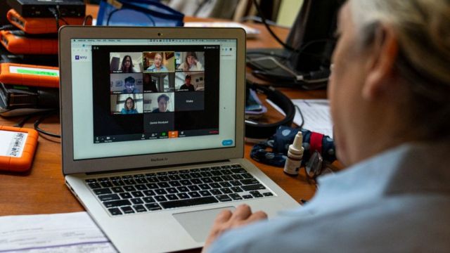 Universidades continuarán docencia presencial y virtual por pandemia