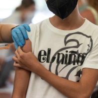 EEUU aprueba la dosis de refuerzo de Pfizer para los niños de 12 a 15 años