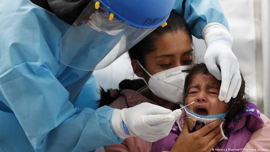 EEUU registra récord diario de hospitalización de menores por la Covid-19