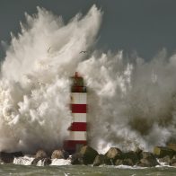 Un barco queda fuera de control tras chocar contra un petrolero en el mar del Norte