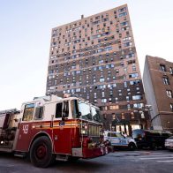 Dominicanos que sobrevivieron el incendio del Bronx demandan a los dueños del edificio por US$1,000 millones