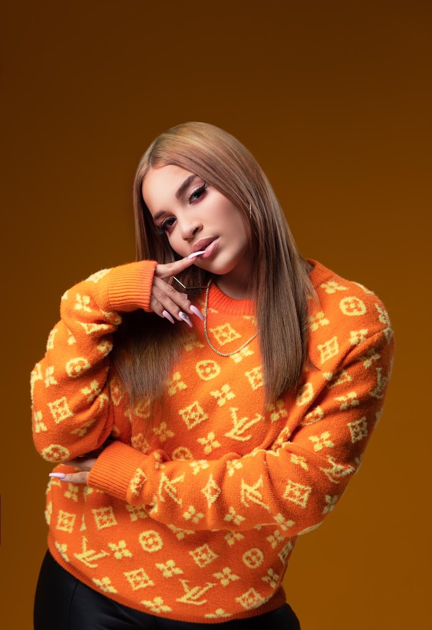  La cantante La Gaby Music presenta el sencillo “ Flow Cabron“  junto al artista colombiano El Sebas, una propuesta fresca en la música urbana local