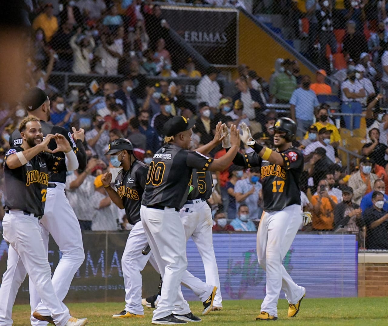 Águilas blanquean Gigantes; mantienen segunda posición del Round Robin