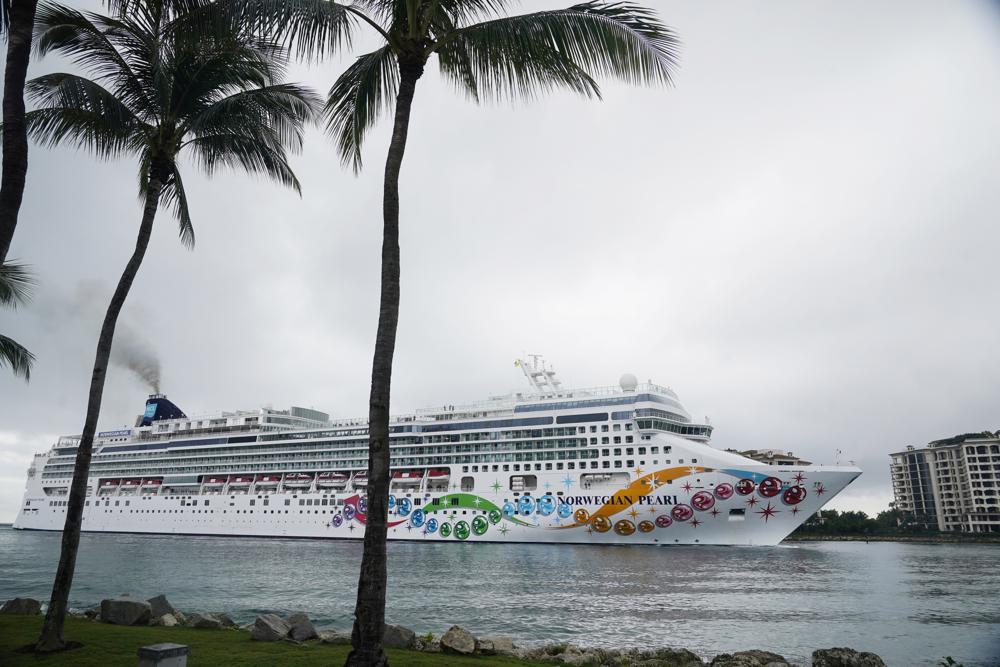 Crucero vuelve a Miami tras dos días en el mar por casos de COVID